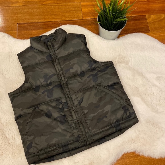 Camo Puffer Vest - Picture 1 of 5